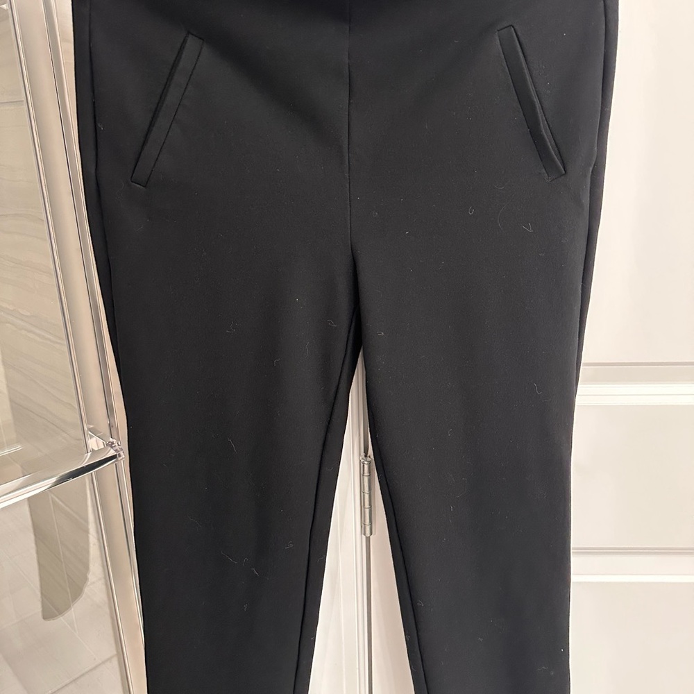 Chico's Classic Black size 1 capri Trousers